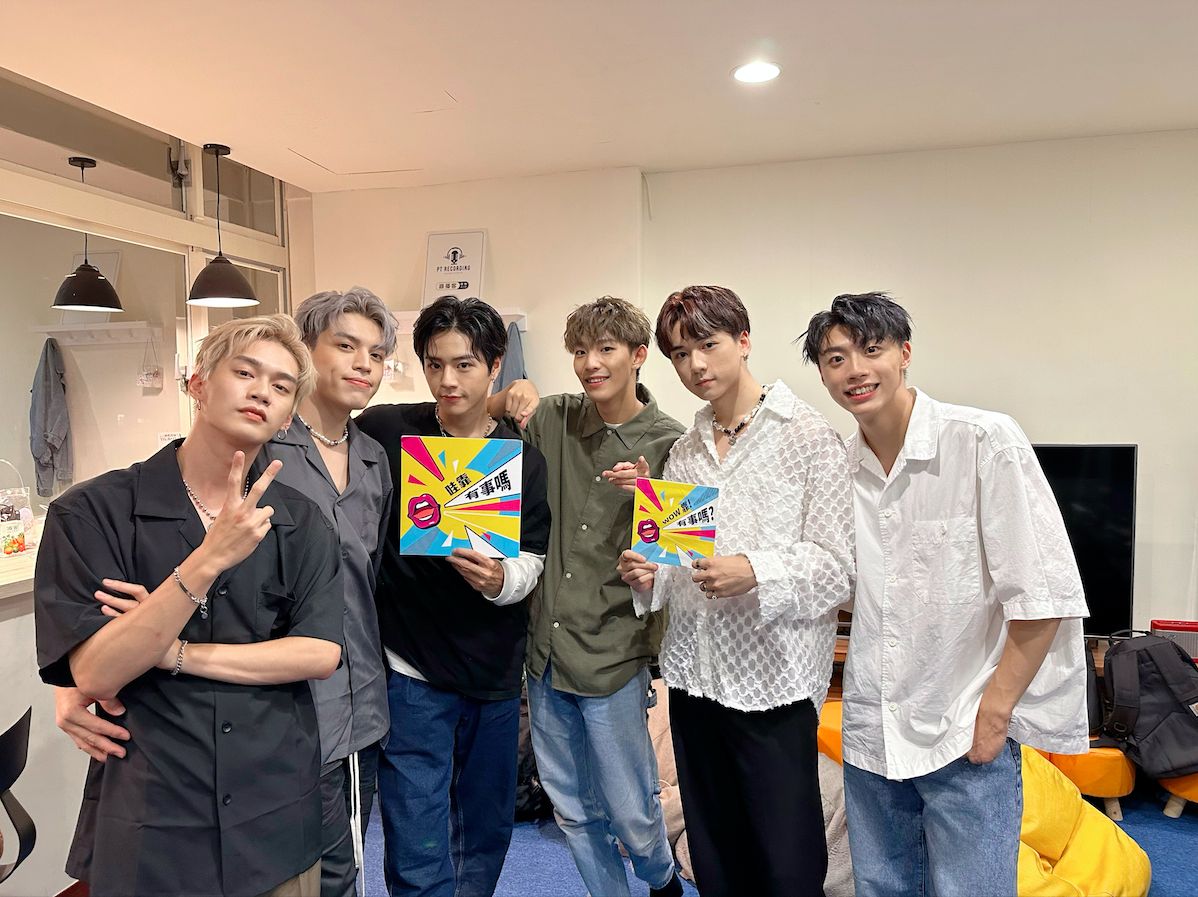 ▲「Ozone」林佳辰（左三）最自戀。（圖／《哇靠有事嗎》提供）