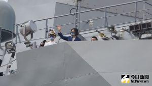 ▲蔡英文總統親臨玉山艦交艦典禮。(圖/記者呂炯昌攝) ▲蔡英文總統親臨玉山艦交艦典禮。(圖/記者呂炯昌攝)