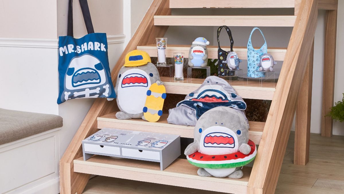 ▲7-11發動鯊魚先生、LEGO樂高雙主題集點，分別在10月5日、6日下午3點起祭出快閃購，消費免集點就可直接加購。（圖／業者提供）