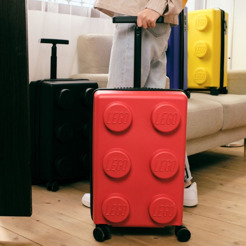 ▲20吋旅行箱共4款，加購價2499元。（圖／業者提供）