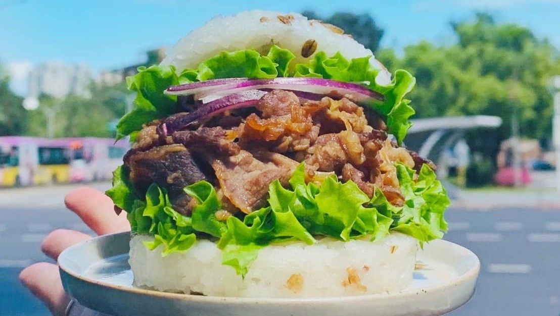 ▲摩斯米漢堡深受台灣民眾喜愛，不過相對其他速食店來說價格較高，10月3日起限時推出4組百元套餐。（圖／取自MOS Burger 摩斯漢堡「癮迷」俱樂部）