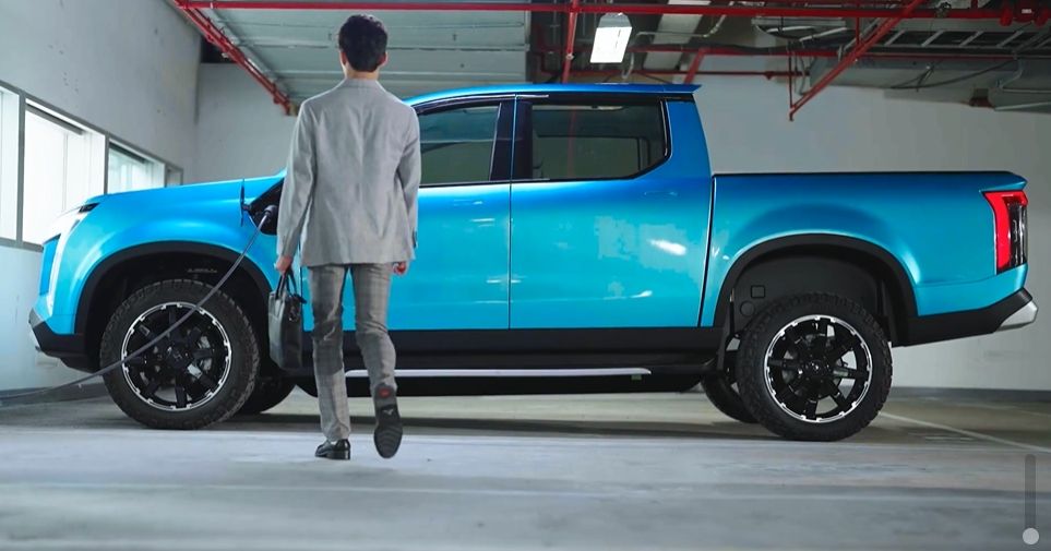 ▲2022鴻海科技日（HHTD22）將於10月18日登場，而鴻海今（30）日也首度在影片中曝光自製的電動皮卡MODEL V。（圖／擷取自鴻海官網）