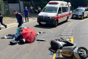 ▲北宜公路今天上午傳出一起死亡車禍，16歲周姓少女無照騎車身亡。（圖/翻攝畫面）