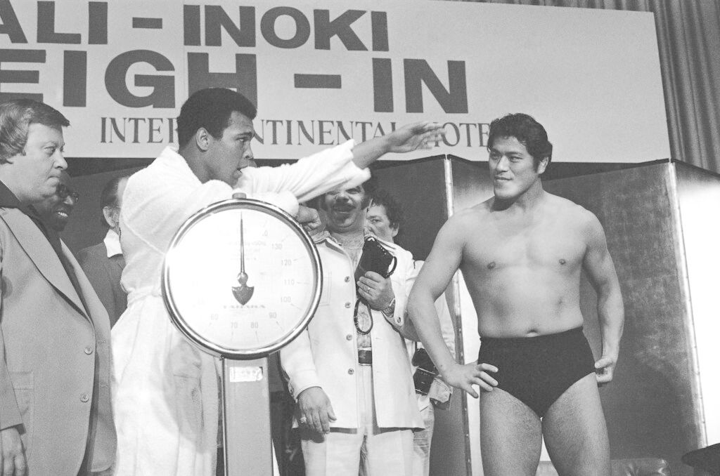 ▲拳王阿里跟安東尼奧豬木對決。（圖／美聯社／達志影像）