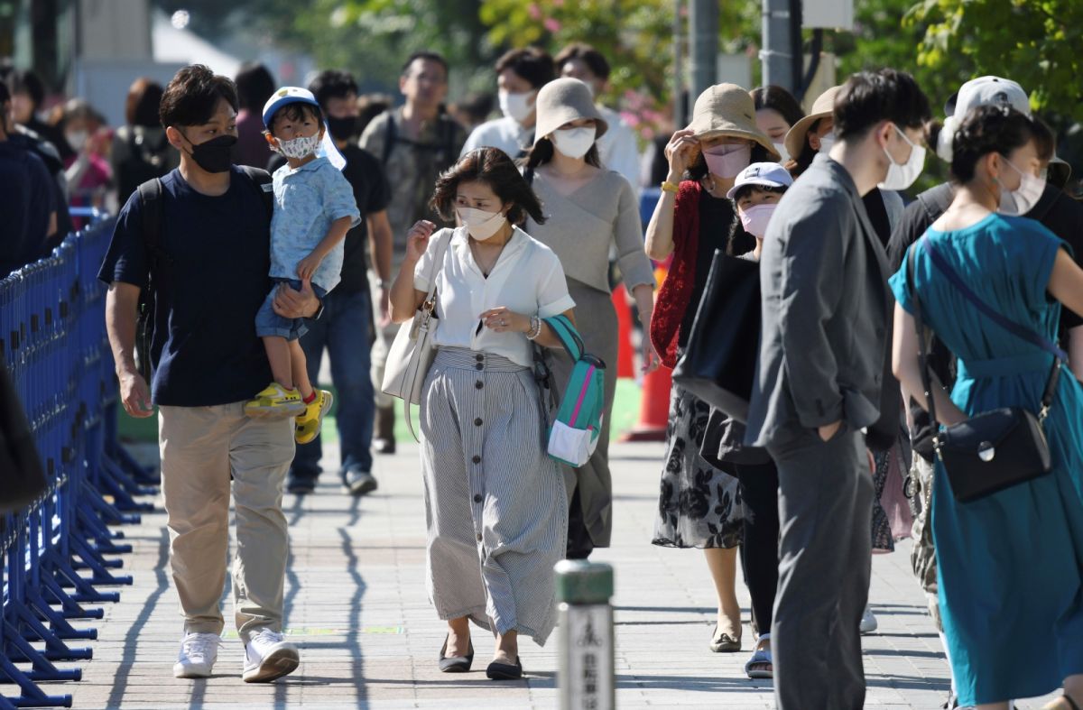 ▲日本北海道靠近鄂霍次克海側地區今天上午出現逾攝氏30度高溫的「真夏日」，創當地觀測史新高紀錄。（圖／美聯社／達志影像）