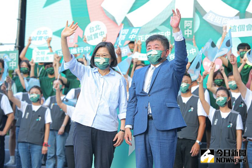 ▲蔡英文透過電話語音替陳時中拉票，讚其當防疫指揮官沉著冷靜、抗壓力強，又有解決問題的魄力。（圖／記者葉政勳攝）