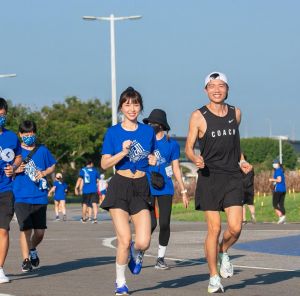 ▲峮峮在大佳河濱公園路跑。（圖／翻攝自峮峮IG）