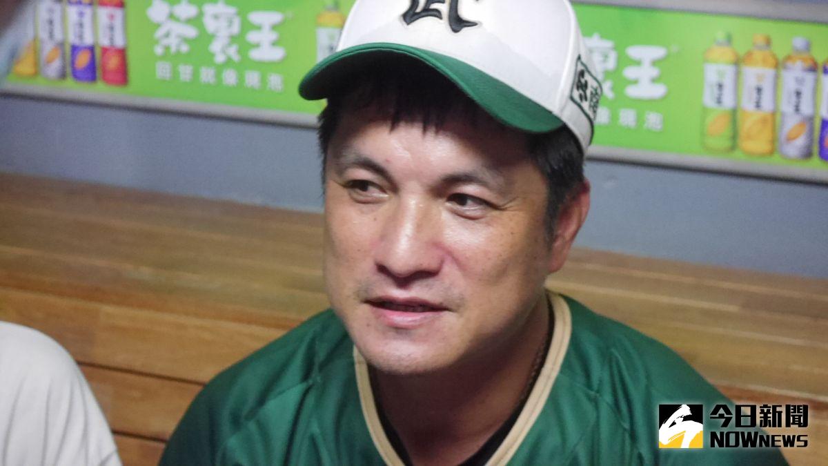 ▲潘武雄引退。（圖／吳政紘攝）