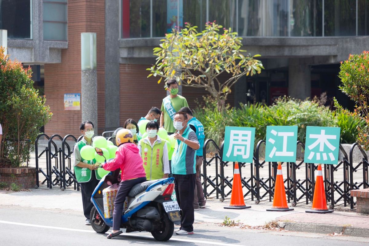 ▲針對關西迎風館的下一步，新竹縣長候選人周江杰認為應該交由公民審議決定。（圖/周江杰團隊提供）