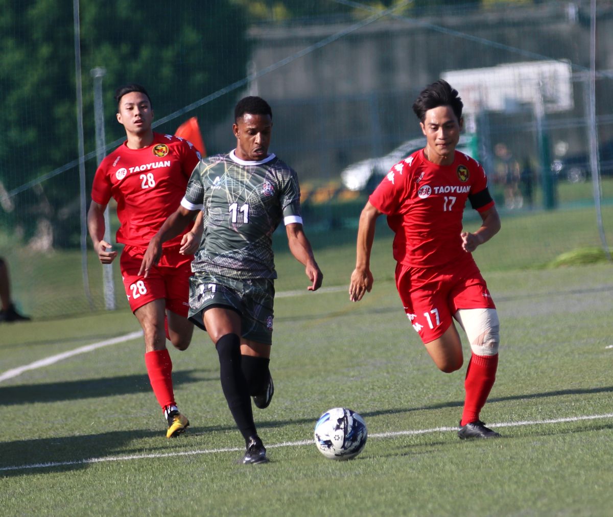 ▲桃園國際徐宏銍（右）傷後重新回場，下半場旋即破門貢獻。官方提供
