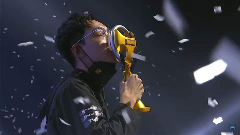 爆哥《跑跑》奪冠破紀錄!曾當歌手發單曲 韓網翻出朝聖