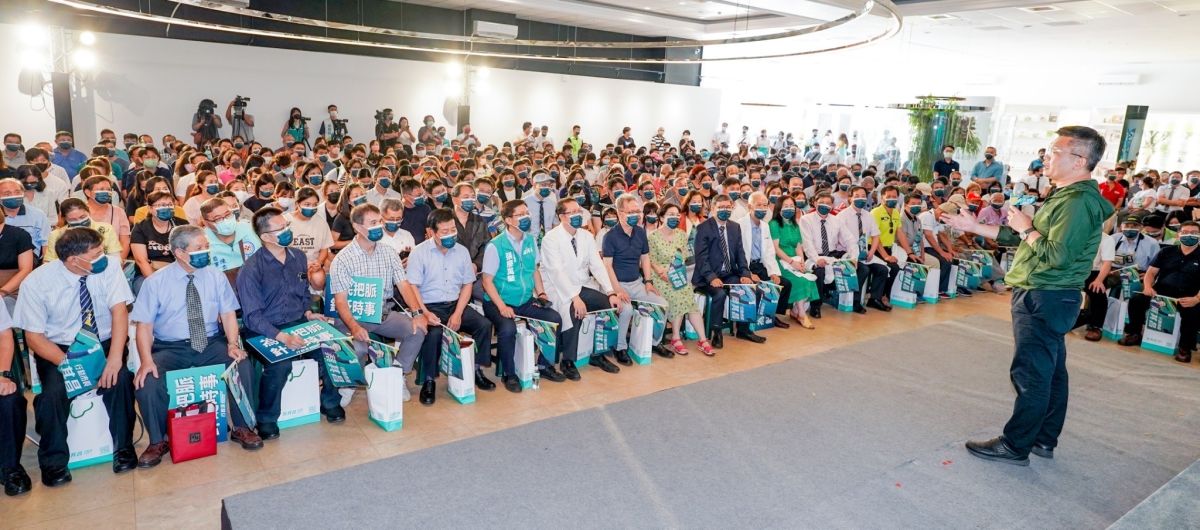 ▲超過千位中醫師加入挺其昌後援會(圖／柳榮俊攝2022.10.2)