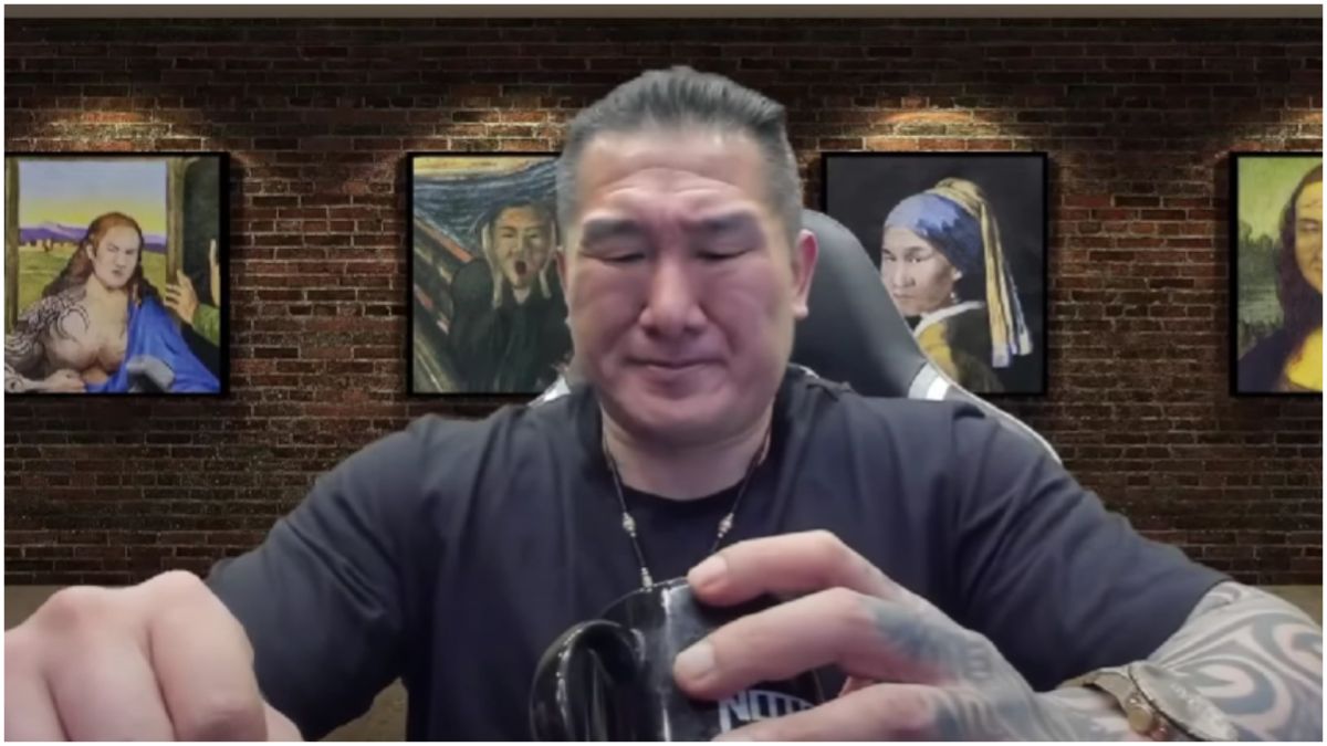 ▲館長試喝廖老大飲料品項，最終認為，如果和其他飲料品牌比就輸慘了。（圖／翻攝自館長惡名昭彰YouTube）