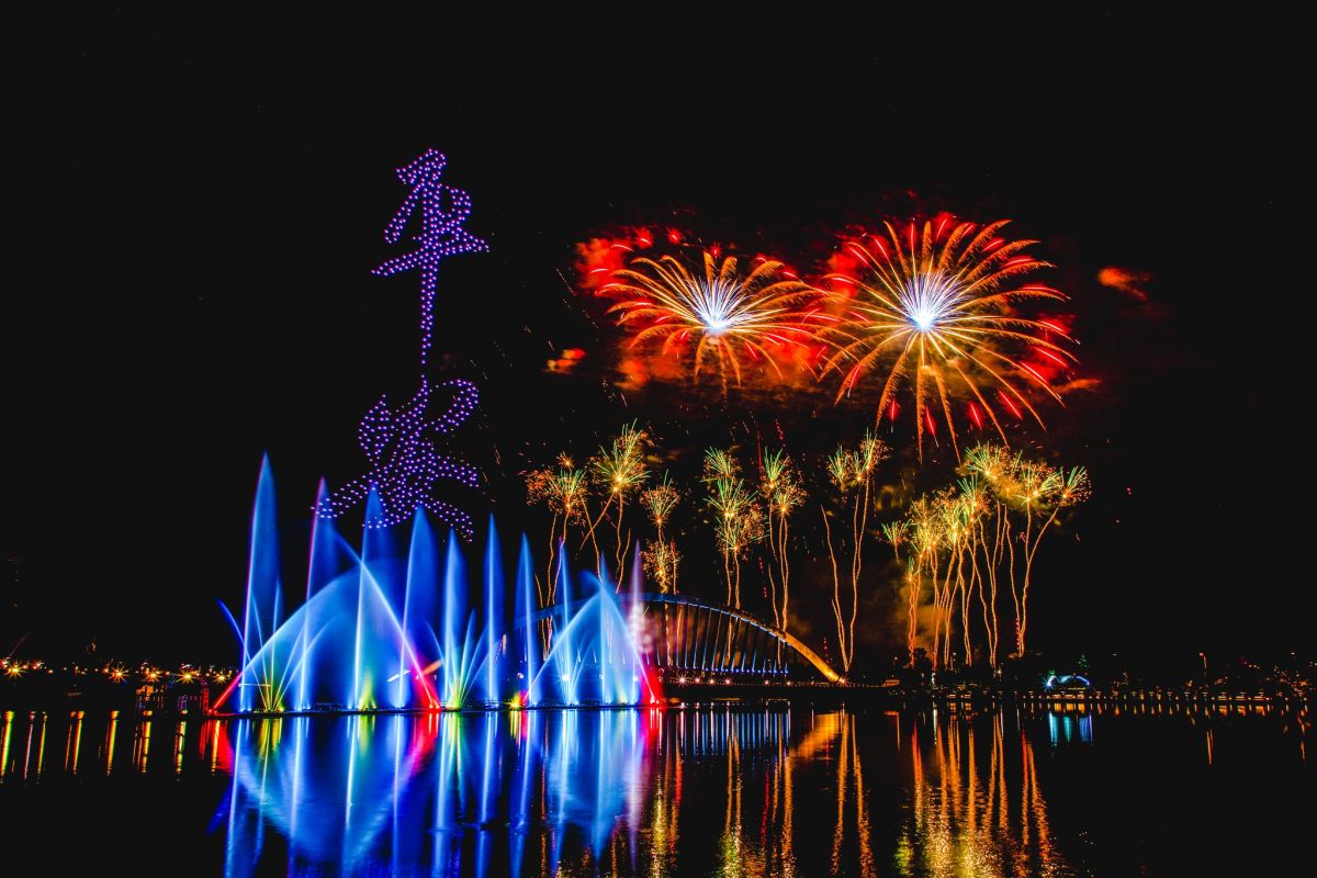 ▲今年國慶焰火辦在嘉義故宮南院西側，預計投放超過2萬5000發焰火彈升空。（圖／翻攝翁章梁臉書）