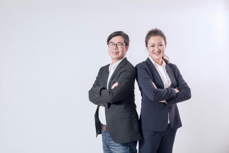 ▲高閔琳（右）三度出任陳其邁（左）競選發言人。（圖／陳其邁競辦提供）