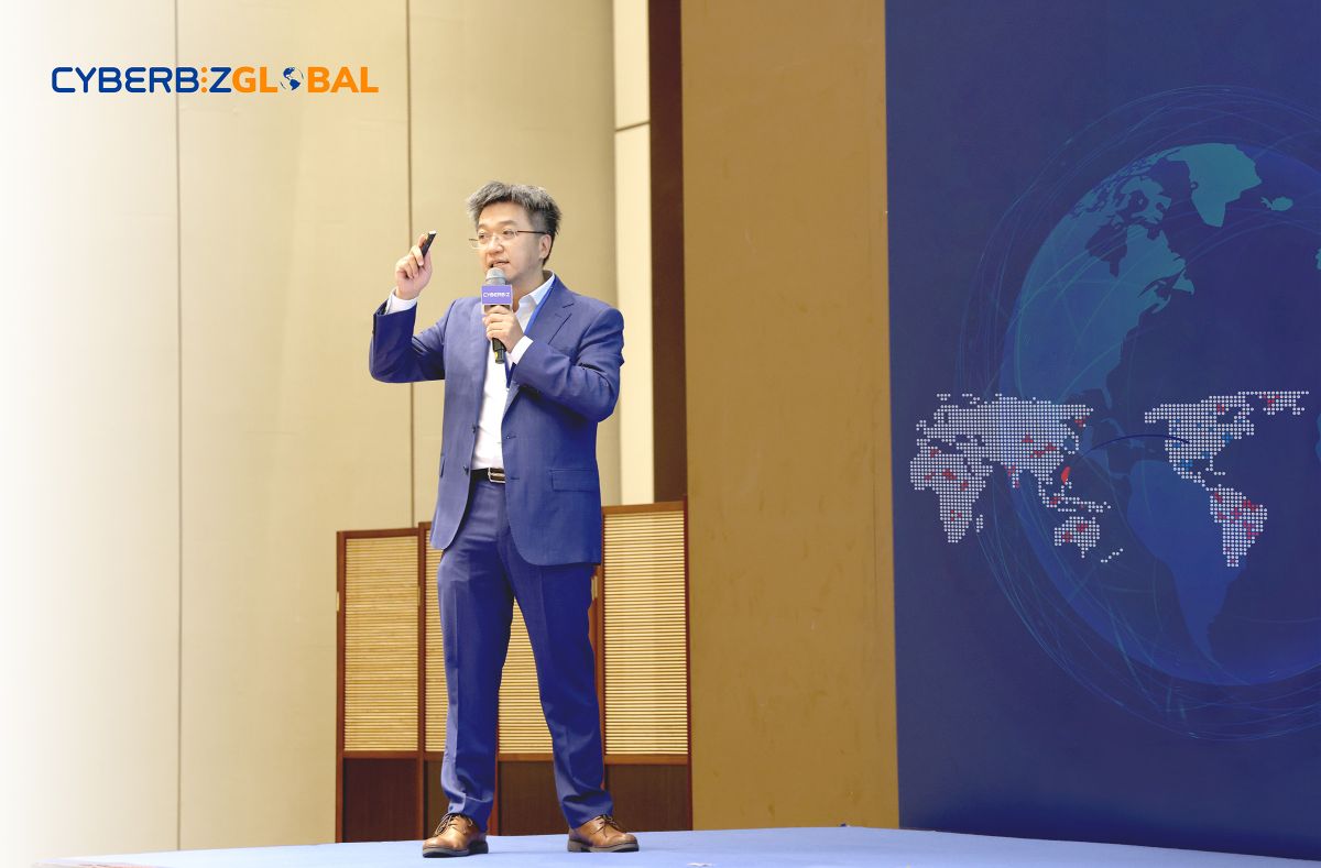 ▲CYBERBIZ GLOBAL日本站開站。執行長蘇基明認為，零售業走向全球，勢在必行！（圖／品牌提供）