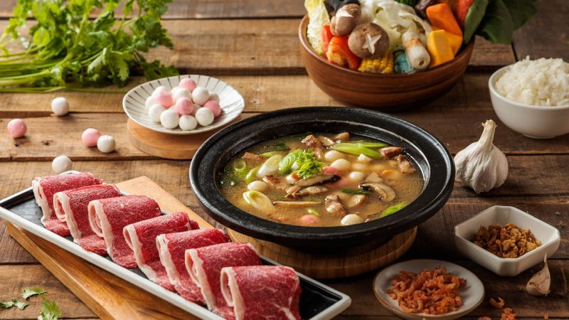▲樂多多集團旗下台式火鍋品牌「狂一鍋」 將台灣小吃與火鍋湯底結合。（圖／樂多多集團提供）