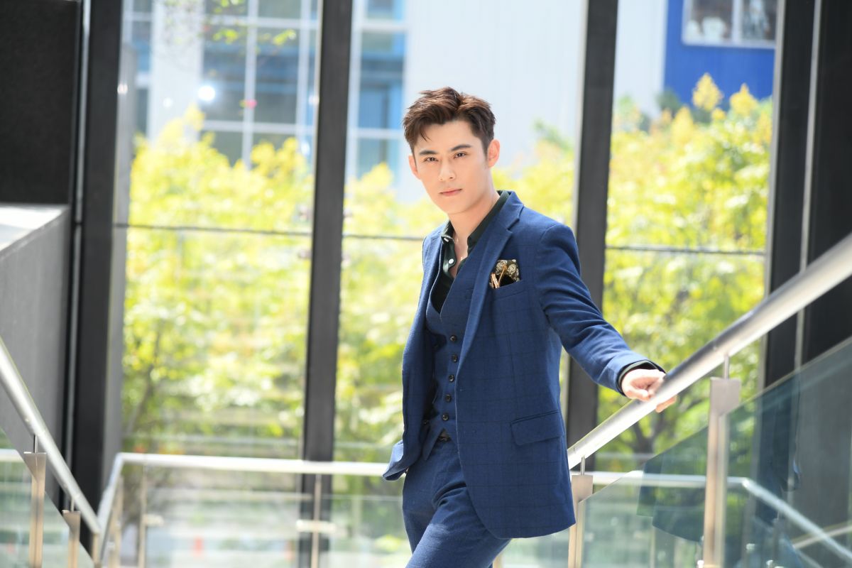 ▲陳奕1個月內暴瘦6公斤，直奔醫院掛急診。（圖／三立）