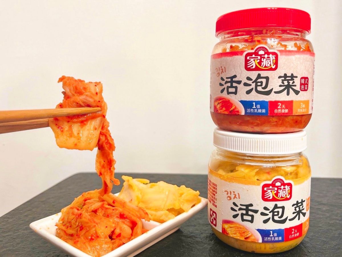 ▲比菲多旗下的新品牌「家藏活泡菜」，每罐添加1億個活性芽孢乳酸菌，孢子型態的芽孢乳酸菌可以順利通過腸胃，不怕胃酸腐蝕，才能有效幫助腸胃蠕動及消化！（圖／品牌提供）