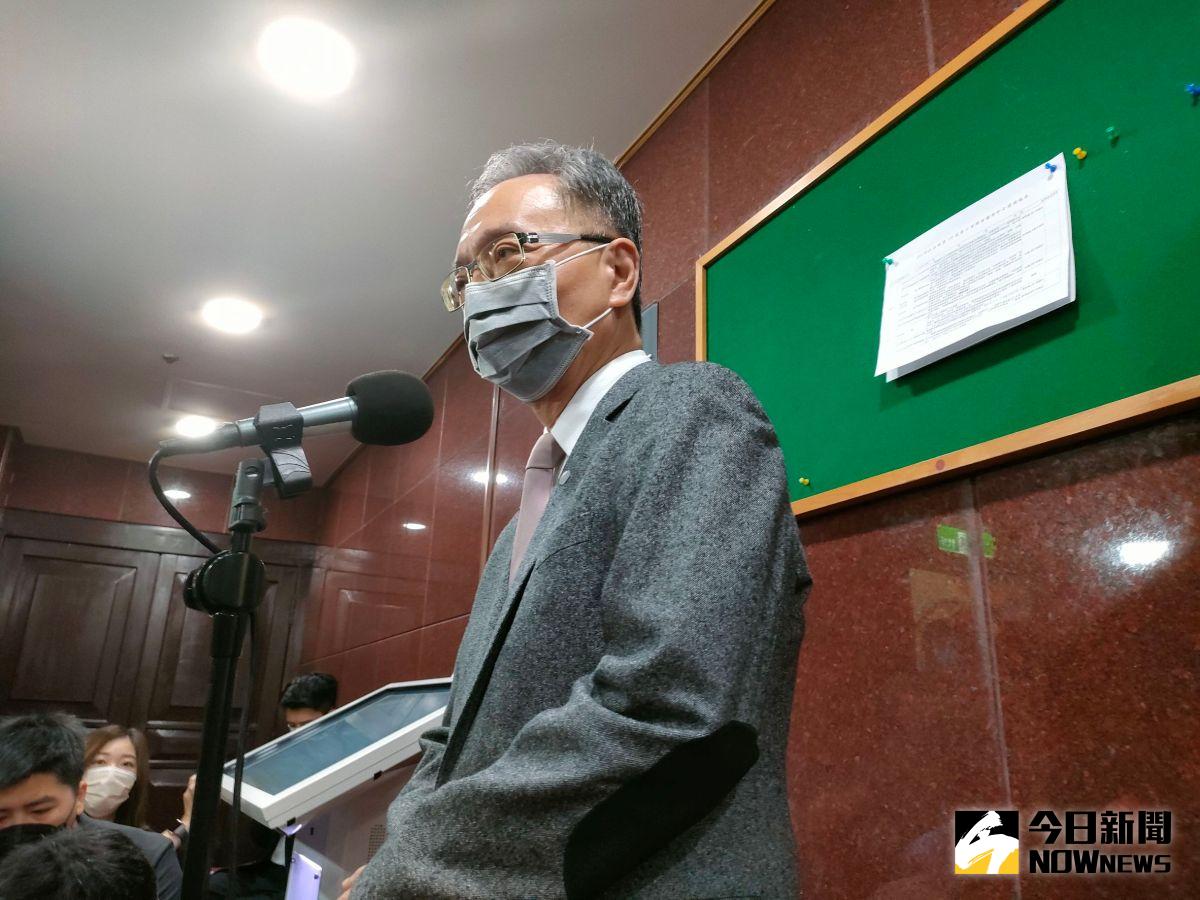 ▲衛福部長薛瑞元表示，只要每日的確診人數約在1萬人左右，就是進入流感化的開始。（圖／NOWnews資料照）