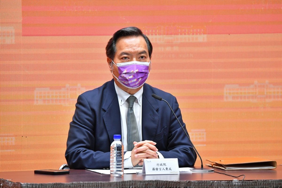 ▲羅秉成解業者所稱進行「稽查」實為嚴重誤解，工商普查，普查不是查稅也不是聯合稽查，資料保密僅供統計之用。（圖／行政院提供）