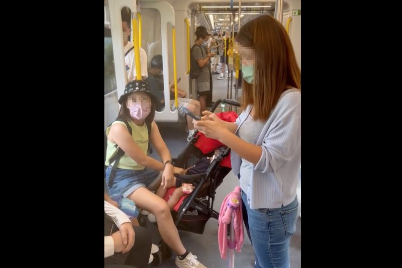 ▲港鐵東鐵線列車上，兩位台灣媽媽因為要求博愛座讓座給小孩，與香港乘客發生大吵。（圖／翻攝自「爆料公社」臉書）