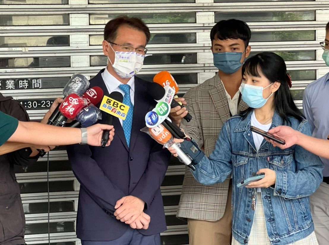 ▲鄭運鵬表示，哥哥對事情有他個人的看法，他也不知道哥哥寫了什麼，兩人是不同的獨立個體，希望大家尊重每個人的言論自由。（圖／鄭運鵬辦公室提供）