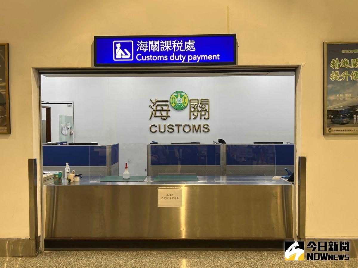 ▲財政部關務署表示，海關近2年查獲螺螄粉、調味花生、魔芋爽等未開放進口的中國大陸加工食品累計達3320件，總計24萬7066公斤。（圖／記者顏真真攝）