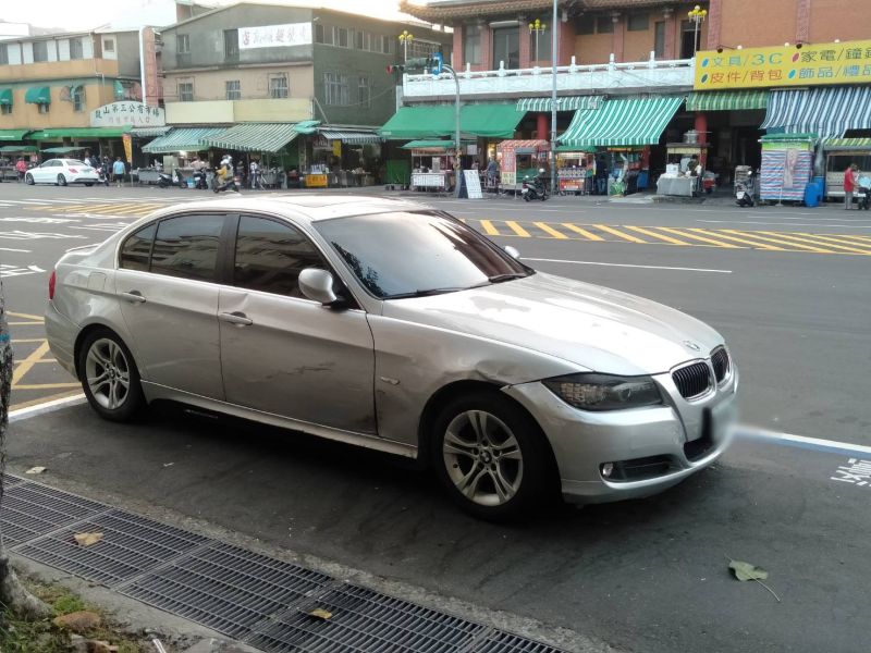 高雄BMW遭追車!駕駛以為遇仇家急報警 真相大白超尷尬