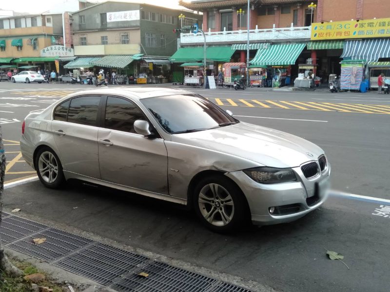 高雄BMW遭追車！駕駛以為遇仇家急報警　真相大白超尷尬
