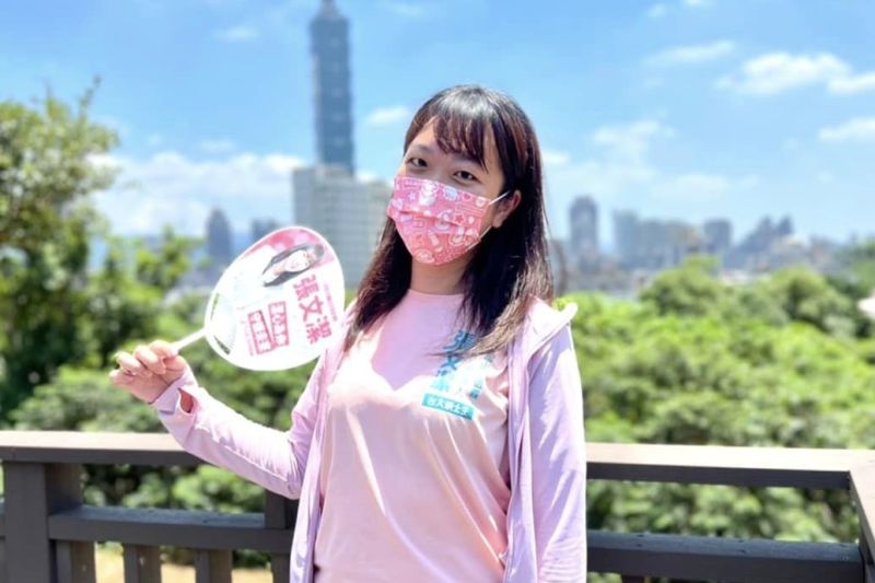 議員參選人住處遭潑稀飯!放鞭炮喊起床 警方逮回鬧事男