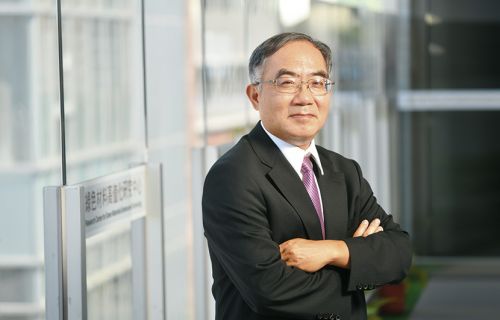 ▲台大校長陳文章今（17）日表示，讓科學班直升大學「可能有公正性問題」，認為大學招生制度應兼顧公平，建議學生可透過現行特殊選才管道升學。（圖／教育部提供）