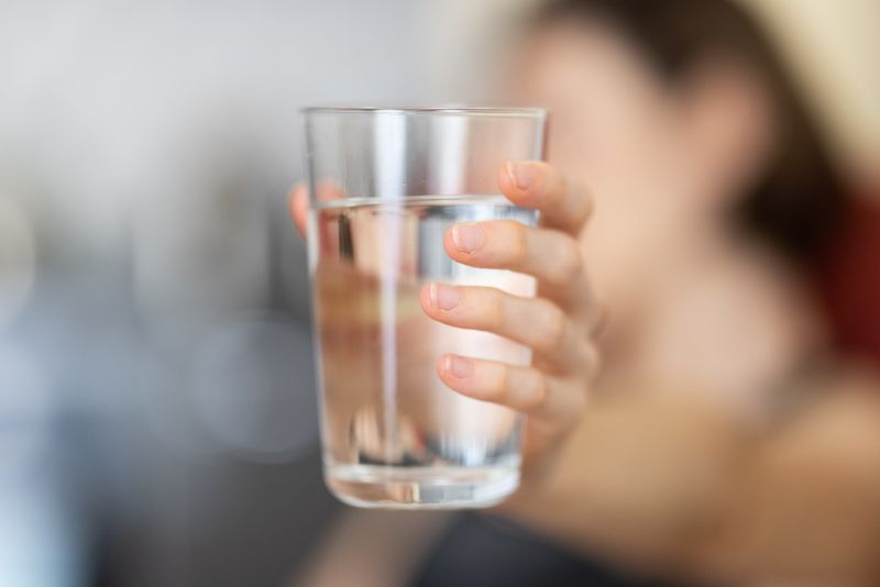 ▲正午時在家中用飲水機接水後喝下，就能添旺運勢。（示意圖／取自unsplash）