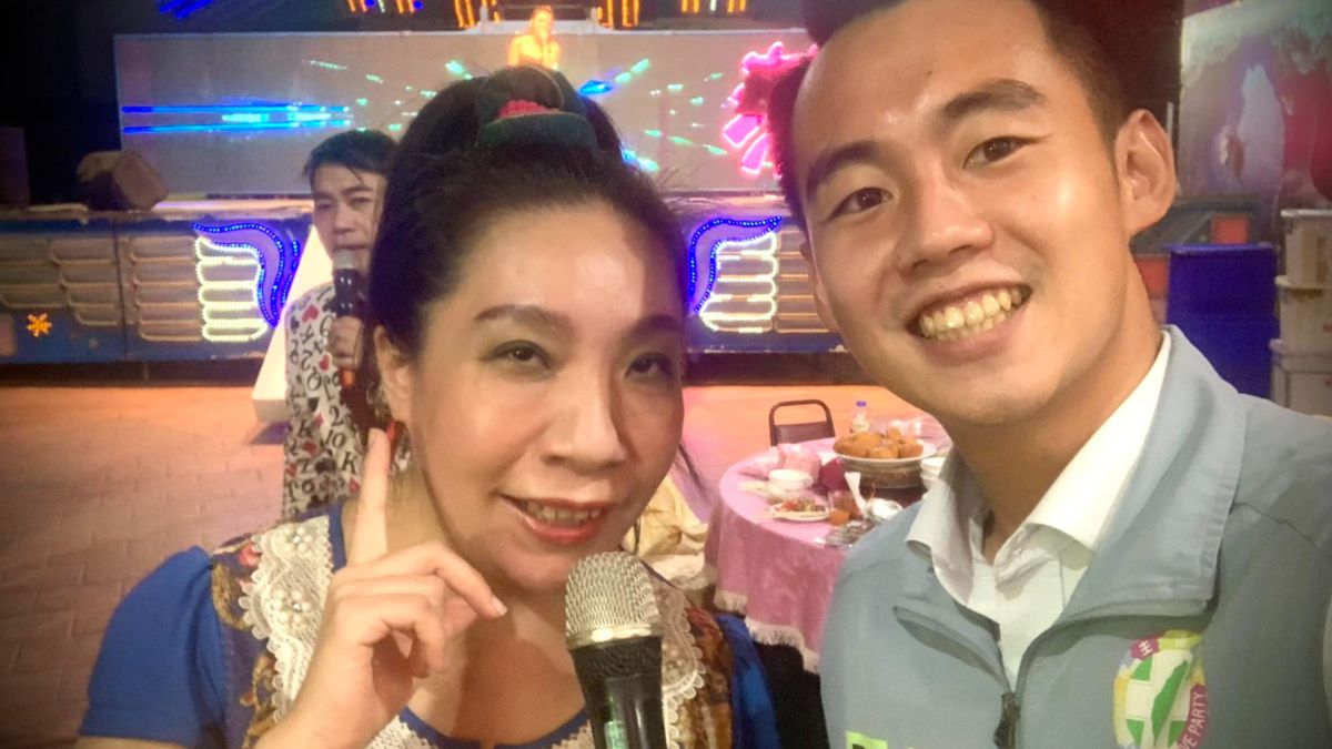 ▲如花消失演藝圈15年，日前被議員參選人楊子賢幸運遇見，親切留下合影。（圖／翻攝自楊子賢臉書）