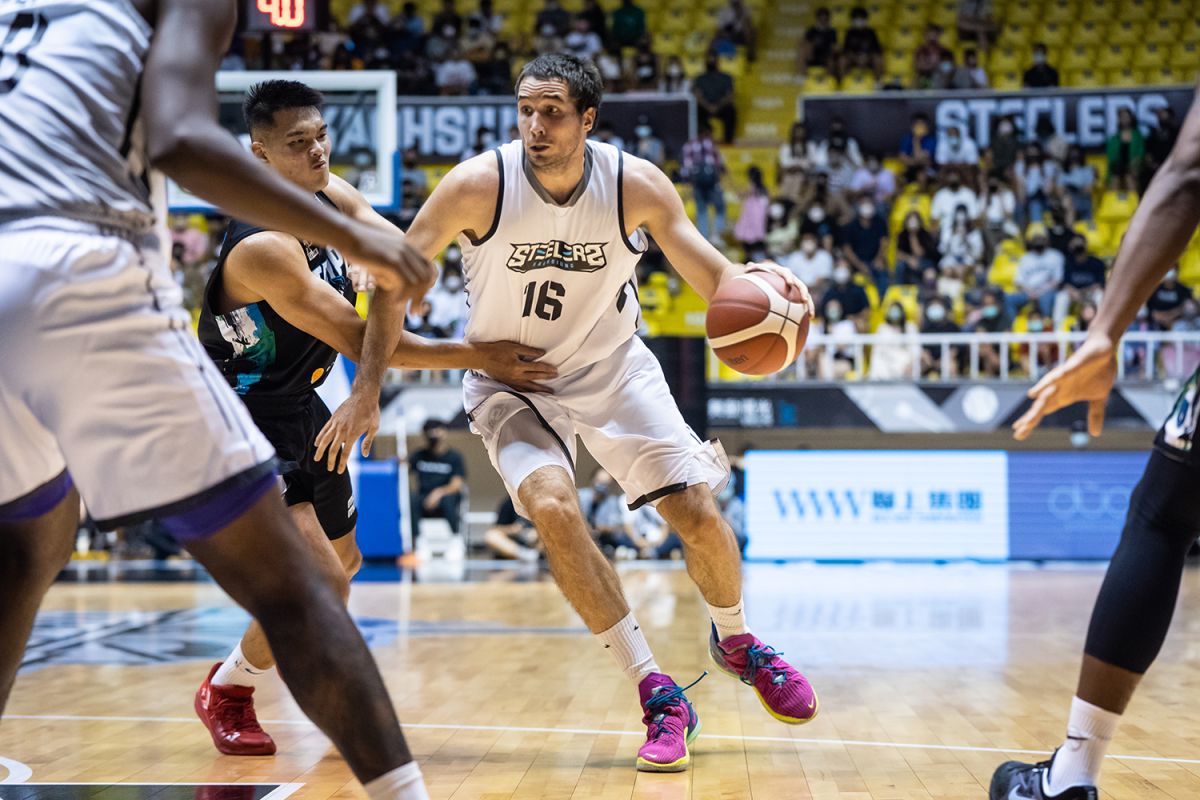 ▲鋼鐵人外籍中鋒鉑伊。（圖／PLG提供）