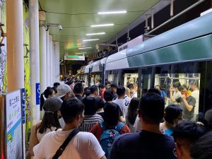 ▲「2022台灣設計展」正在高雄盛大展開，歡迎市民朋友搭乘捷運或輕軌前進「設計中島」。（圖／高市府捷運局提供）