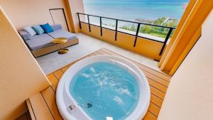 ▲沖繩新飯店「AQUASENSE Hotel & Resort」，每間客房都擁有無敵海景景觀。