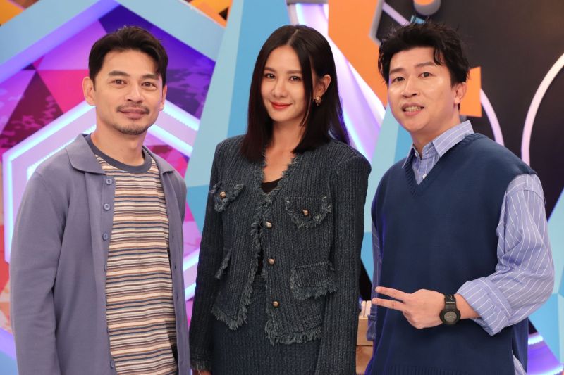 ▲安心亞(中)分享算命經驗,左為阿Ken,右為張立東。(圖/中天提供)