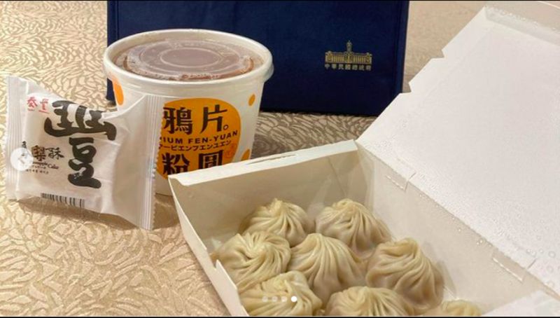 ▲京都橘高校吹奏樂部在台最後一晚的宵夜是鼎泰豐小籠包。(圖/翻攝橘高校吹奏樂部IG)