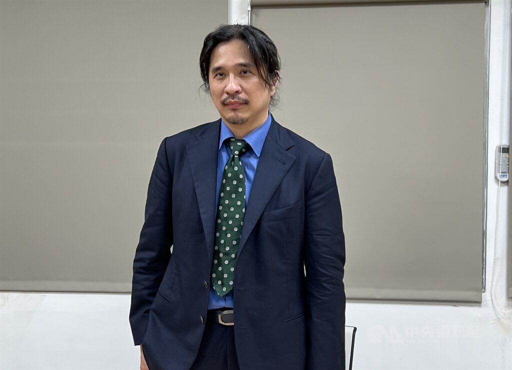 ▲台大電機系教授葉丙成昨天深夜在臉書指出，近期在社群網站中不斷有假帳號毀謗名譽，內容多為指控他性騷女學生，明天上班就報案，也希望讀者未來看到假帳號留言協助檢舉。（圖／中央社）