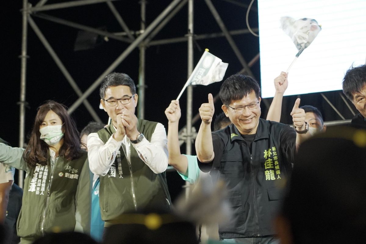 ▲林佳龍回到故鄉雲林麥寮，替劉建國助選，也期盼80萬旅居新北的雲林鄉親投給自己一票。（圖／林佳龍辦公室提供）