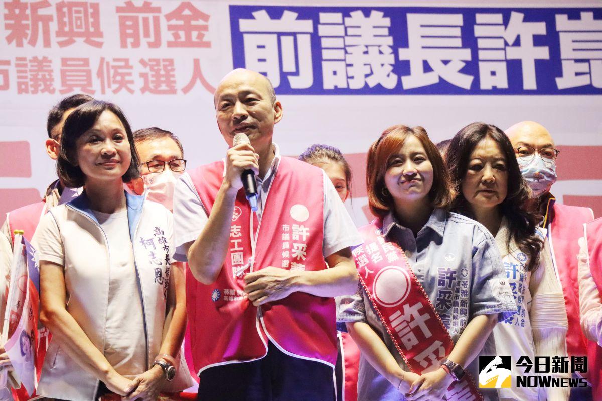 ▲韓國瑜似有重出江湖的跡象，不僅出版「韓先生2023年曆」，也為議員募款餐會站台及拍影片力挺。（圖／記者鄭婷襄攝，2022.10.10）