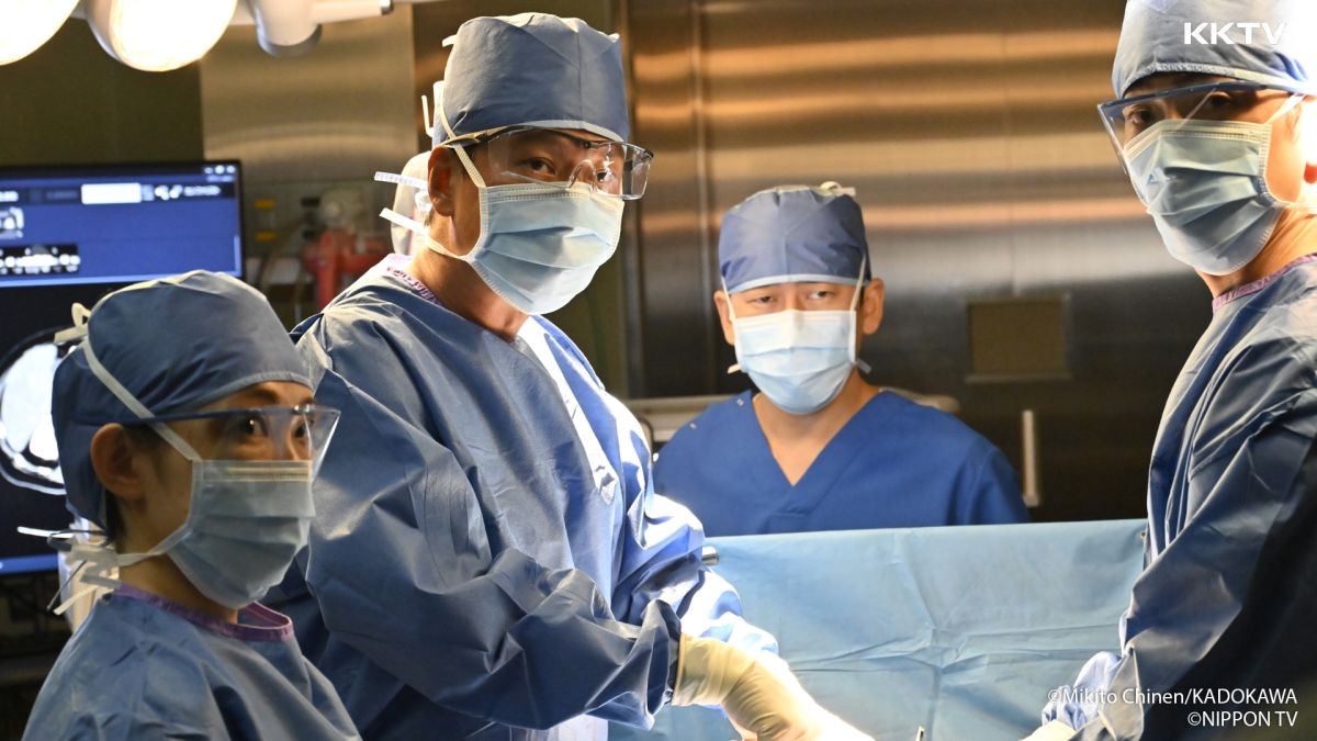 ▲《祈願的病歷表》松雪泰子、椎名桔平等人飾演負責指導實習生的專科醫生。（圖／KKTV）