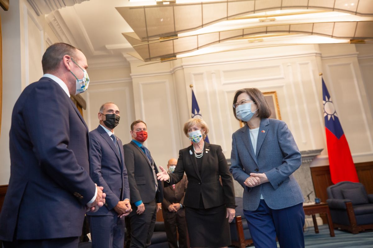 ▲近年我國外交關係大幅改善，外賓接連訪台交流。圖為蔡英文接見加拿大國會議員訪問團。（圖／總統府提供）