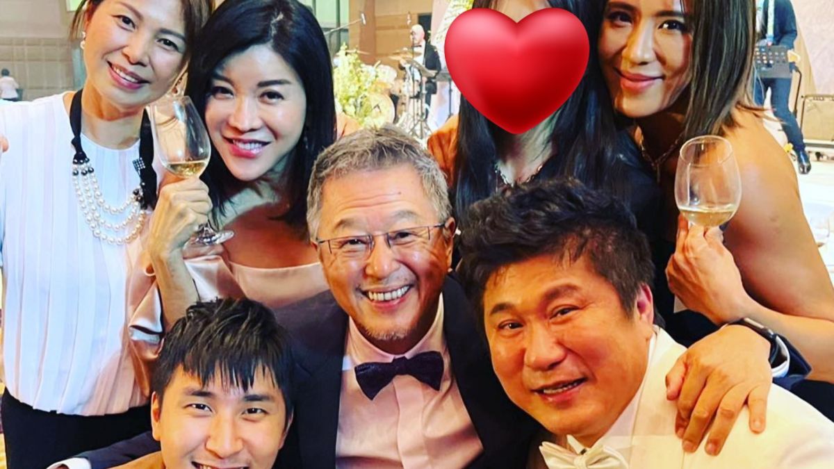 ▲王偉忠分享，和胡瓜「三代同堂」的大合照，讓粉絲看了溫馨又感動。（圖／翻攝自王偉忠臉書）