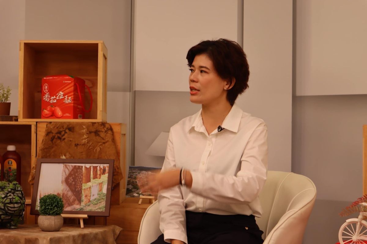 ▲新竹縣無黨籍議員鄭昱芸涉嫌詐領助理費，二審高院考量鄭昱芸確實有服務縣民，今天依情堪憫恕規定減輕改判3年8月，褫奪公權2年。（圖／翻攝鄭昱芸臉書）