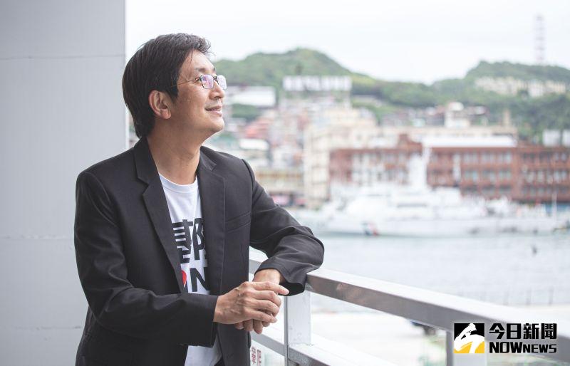 ▲蔡適應在東岸停車場觀景台看著持續蛻變的基隆，有信心接下改變的棒子，讓城市光榮延續下去。（圖／記者葉政勳攝）