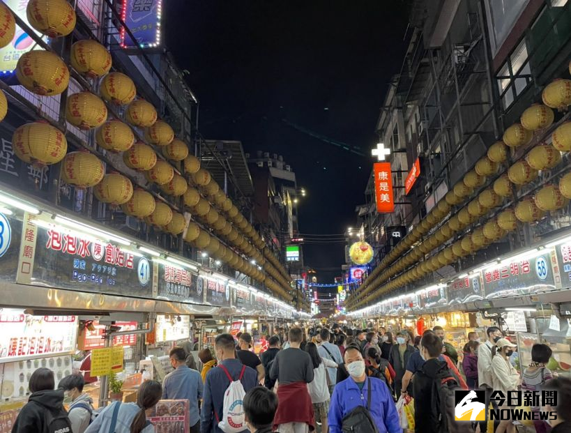 ▲隨著疫情逐漸趨緩，中央流行疫情指揮中心日前宣布，11月14日起確診者居家照護日期改為「5＋N」。（圖／記者黃宣尹攝）