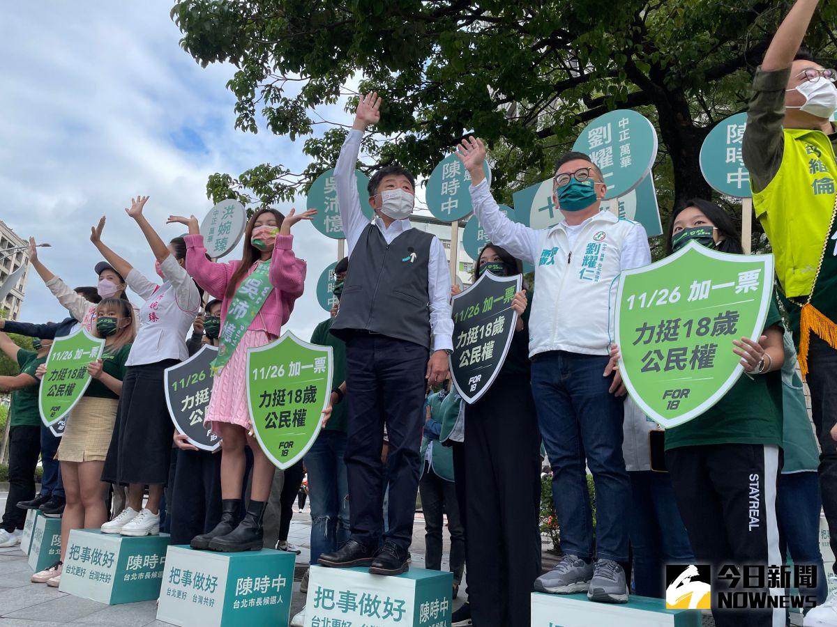 ▲陳時中昨日於內湖宣傳18歲公民權遭被居民痛罵「吵死了」，他受訪說會根據民眾反應不斷改進。（圖／記者陳威叡攝，2022.10.13）