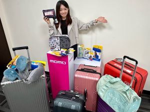 ▲momo購物網站上的行李箱近兩周銷售年增狂飆280%，出國必備的28吋以上大箱需求劇增，登機箱更佔整體銷售達5成。（圖／業者提供）